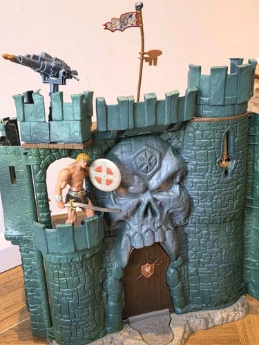 Mattel 200X MOTU Castle Grayskull Gift Playset He-Man With 2 Figs Rare Vintage