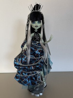Monster High Frankie Stein Stitched In Style (Pony neu geschnitten)