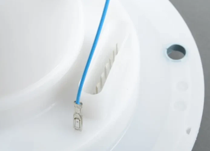 Fuel Filter Assembly For Mercedes C300 C350 CL550 E350 GLK350 S400 S550 GENUINE - Image 3 of 4