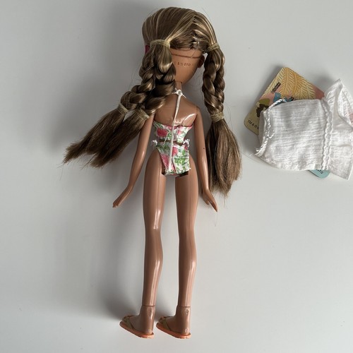 Bratz Doll: Hot Summer Dayz - Yasmin. Swimwear & Flip Flops. Spring Beach Bikini - Picture 9 of 10