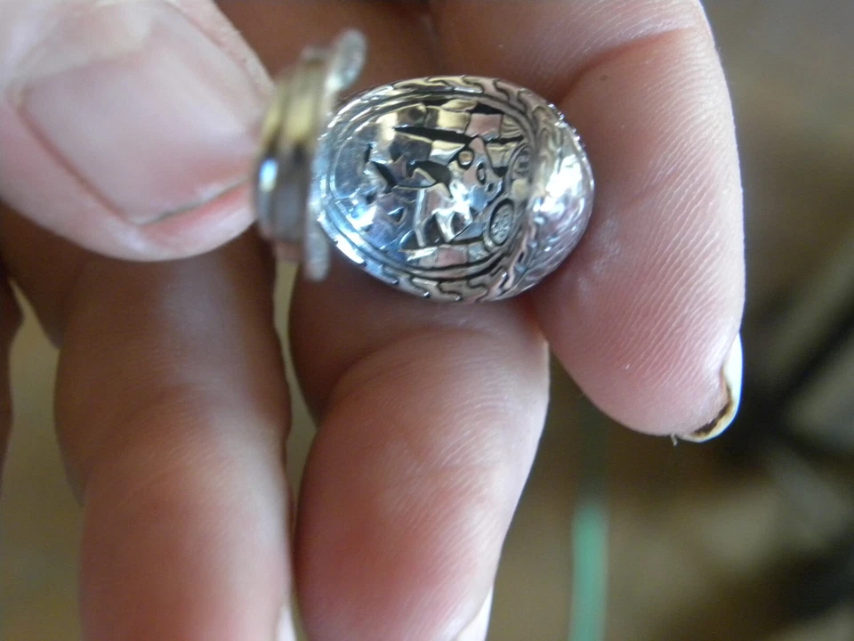 JOHN HARDY Palu Macan Esterlina Buda Vientre Martillado Zafiro Negro Clip Pendientes Foto 3 de 4