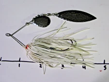 Hammered Silver Tandem Blade Spinnerbait, white, .6oz, Size 4/0 hook - EUC