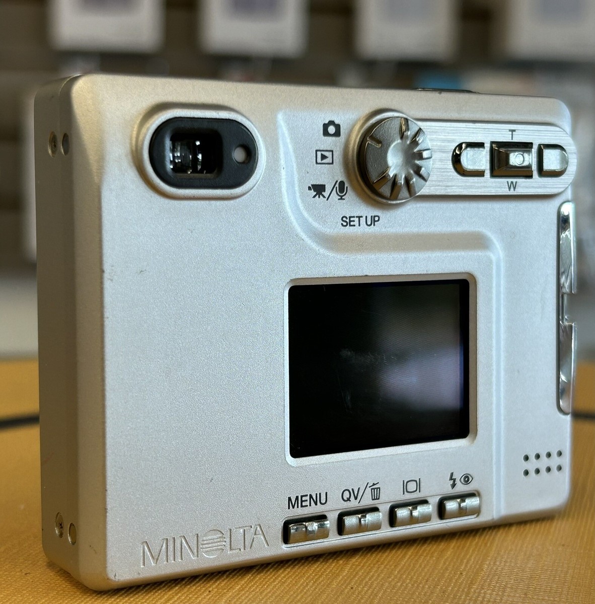 Konica Minolta DiMAGE XT 3.2MP Digital Camera W/ New Battery