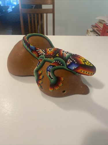 Mexican Iguana Lizard On Gourd Huichol Beaded Art - HANDMADE Eduardo Ortiz - Picture 2 of 15