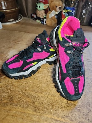 FILA Ray Tracer Trail 2 Womans Sneakers, Sz 6.5 (37.5 cm).
