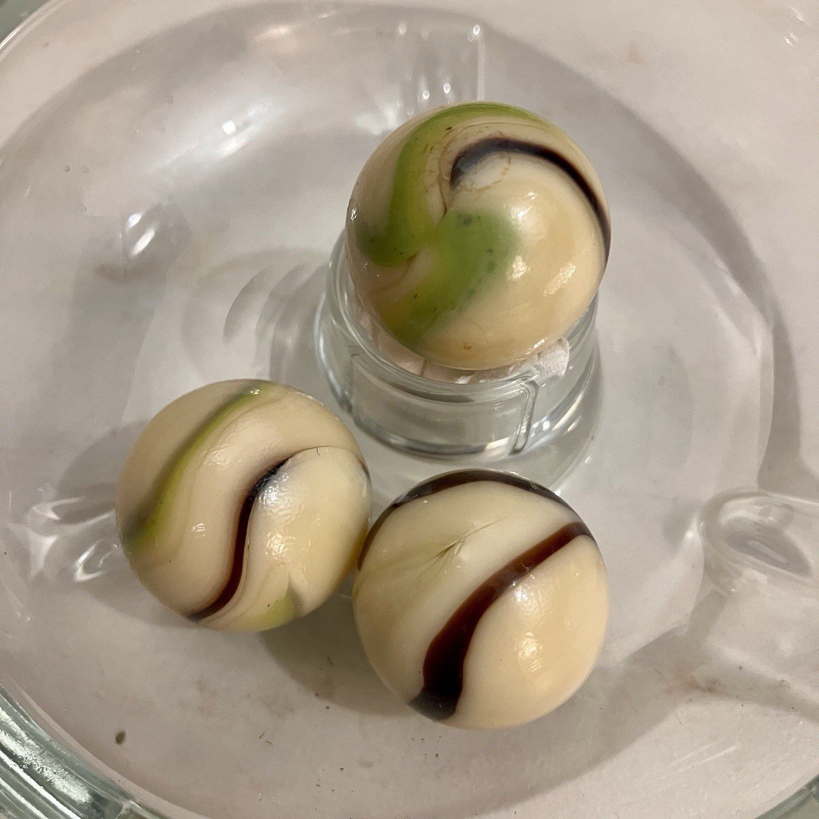 Possibly A Lot Of 3 25mm Sloth Glass Marbles Unsure Of Manufacture