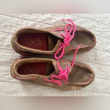 Twisted X Tough enough to wear pink Bomber Driving Moc leather Girls 2.5M