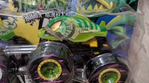 Hot Wheels Monster Trucks Podium Crasher Mummy vs Piran-Ahhhh 2-Pack - Picture 3 of 3