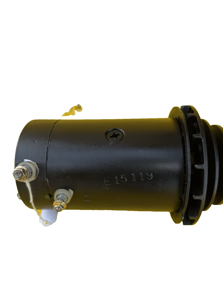 Fiat 850 L4 1967 1968 0,8 L generador Magneti DN62L 360 12 2700S restaurado Foto 2 de 4