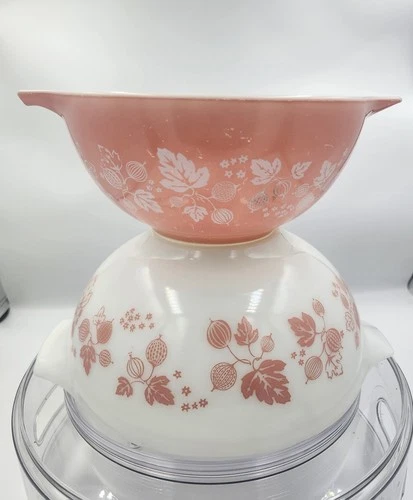 Vintage Pyrex Pink White Gooseberry Mixing Bowls Set Of Two 442 & 443