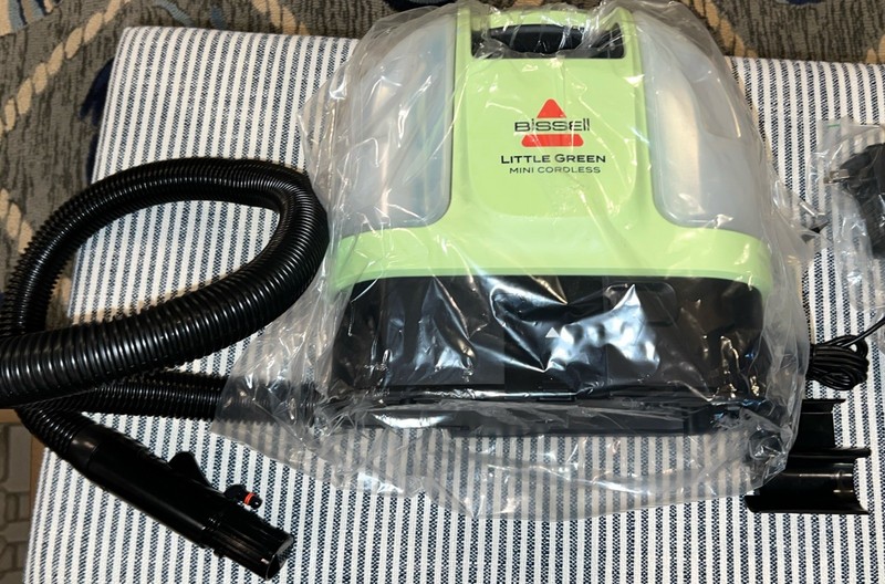 Bissell 4075 Little Green Mini Portable Carpet Cleaner Tea Green New!