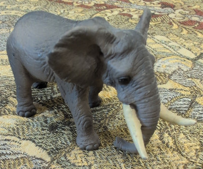 Bullyland small Elephant figure Toy #73565