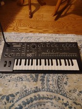 Roland JD-Xi 37-Key Hybrid Keyboard Synthesizer Vocoder Auto Pitch Sequencer