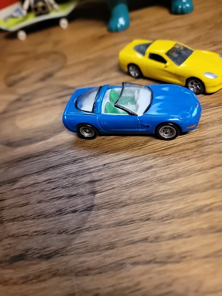 Lote de 4 corvetas vintage Johnny Lightning de metal fundido - Imagem 2 de 4