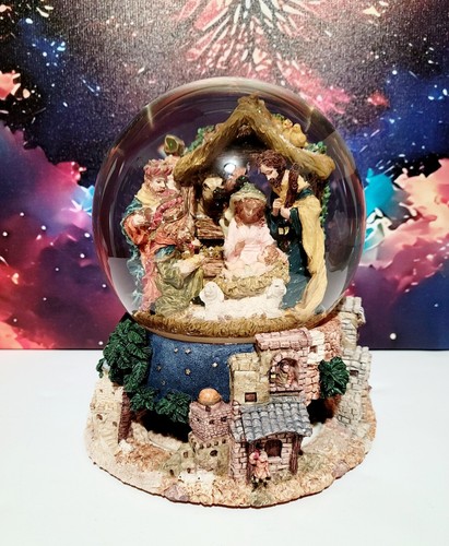 Musical Nativity Water Globe Large Beautiful  - Picture 1 of 4