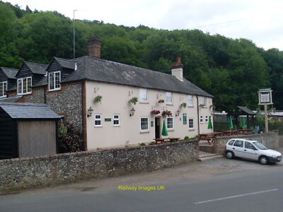 Photo 6x4 The Gate Inn Bryant's Bottom c2010