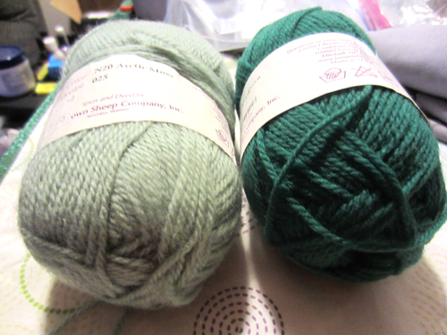 2-DIFFERENT COLOR GREEN'S-EVERGREEN & ARCTIC MOSS/NATURE SPUN/100% WOOL/YARN - Picture 5 of 7