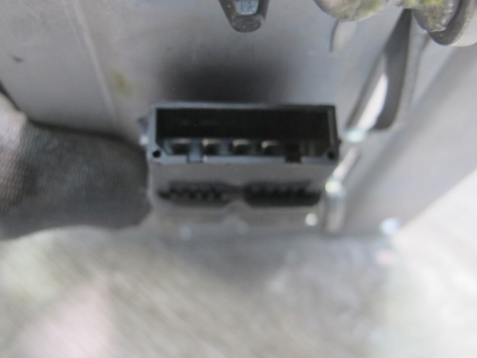 2007-2010 BENTLEY CONTINENTAL GTC CONVERTIBLE REAR TOP ROOF LOCK LATCH MOTOR