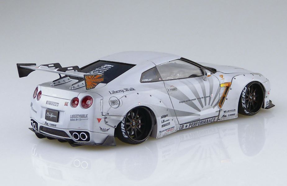 AOSHIMA 1/24 LB works GT-R R35 Ver.2 Liberty Walk series #10 scale
