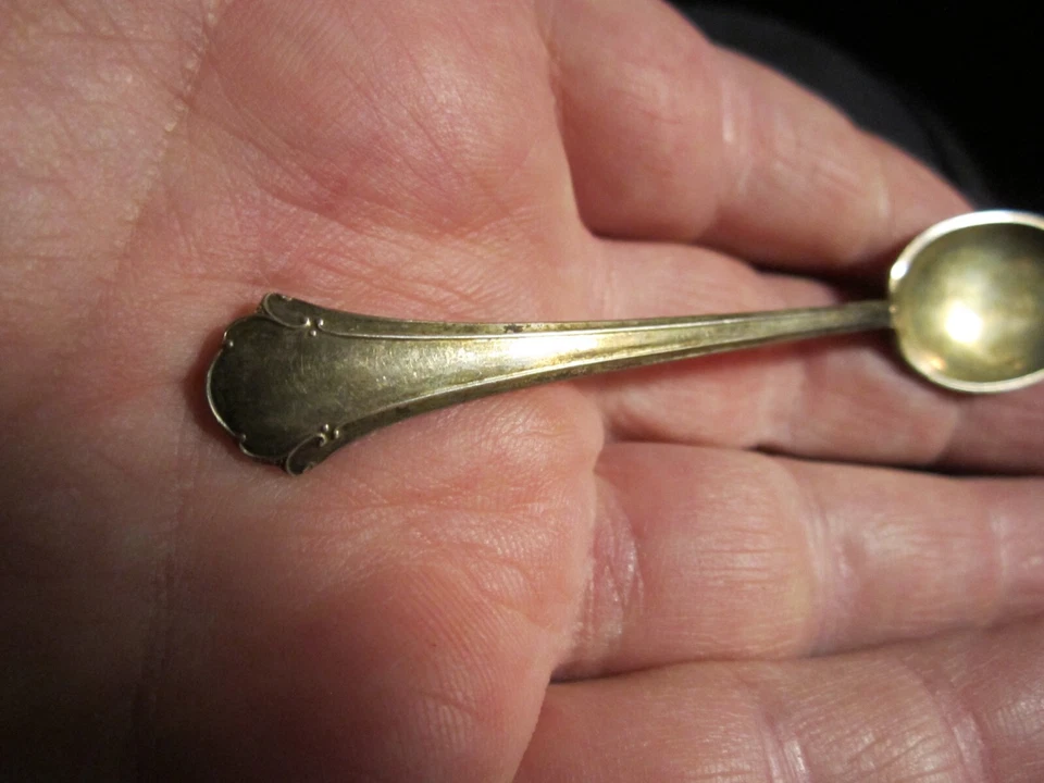 1937 CHIPPENDALE STERLING SILVER SPOON 4" LONG - 10 GRAMS - BN-1 - Image 2 of 4