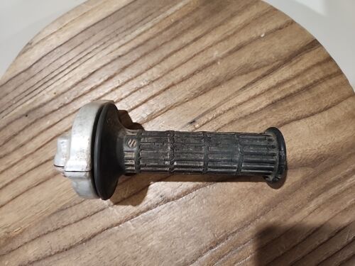 Suzuki Rv 90 Throttle Block - Picture 2 of 8