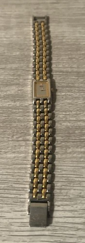 Seiko Women's Watch Gold/Silver Two-Tone MODEL#685975. Needs Battery. Working!