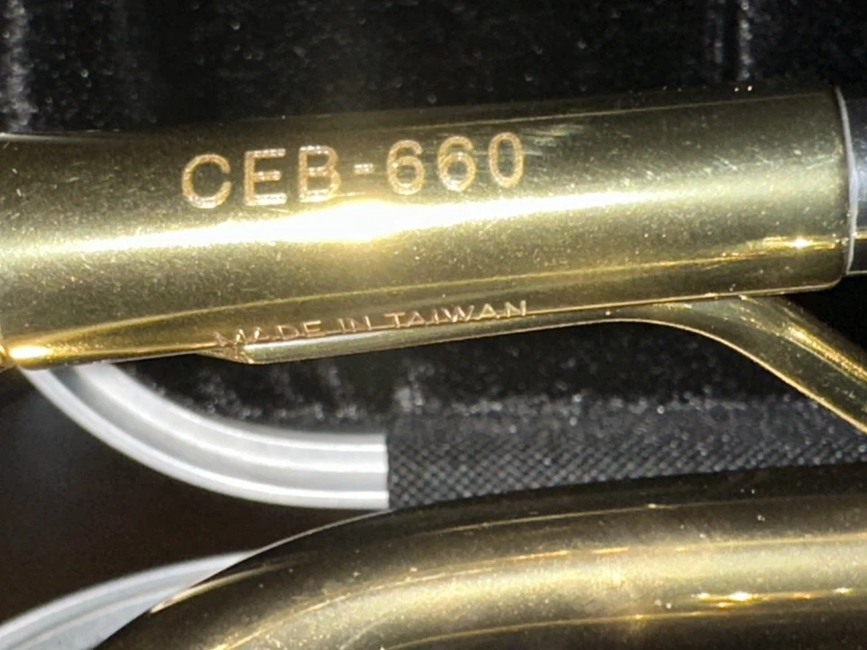Trompeta Jupiter Edición Capital CEB-660 con Boquilla y Estuche Foto 3 de 4