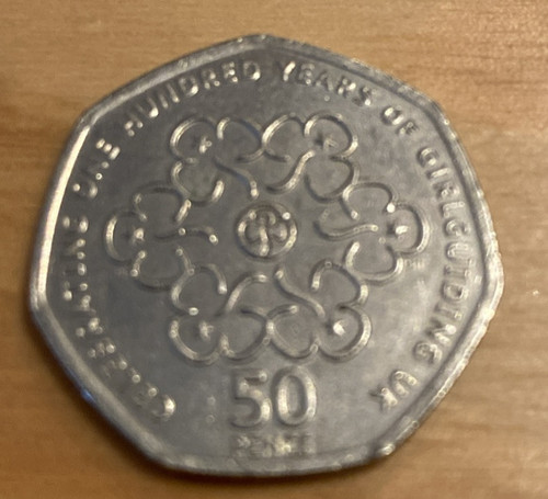 2010 Royal Mint 100 Years Of Girl Guides - UK Circulated 50 Pence Good Condition - Picture 1 of 2