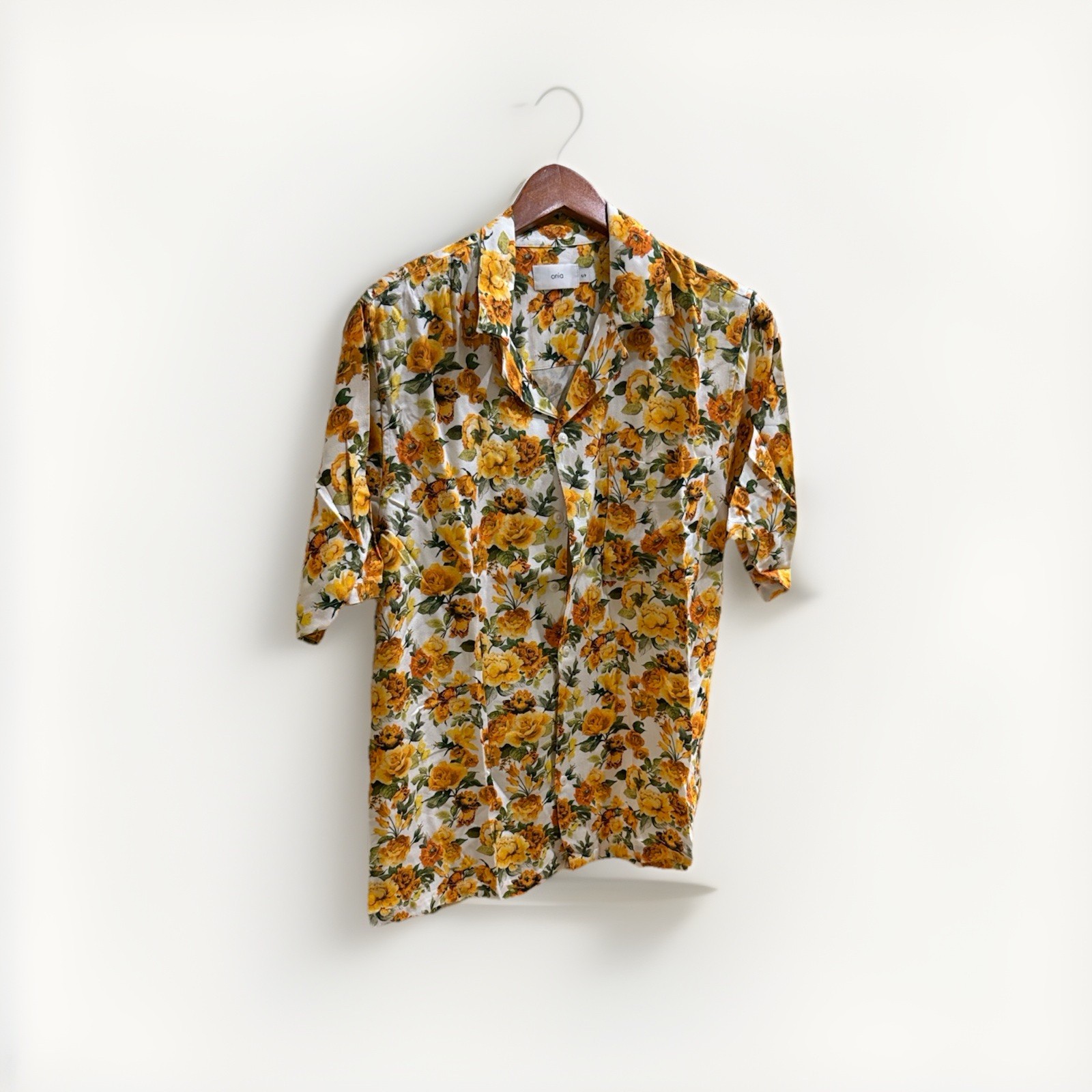 Onia Men’s Floral Print Short Sleeve Button-Down Shirt (Small)