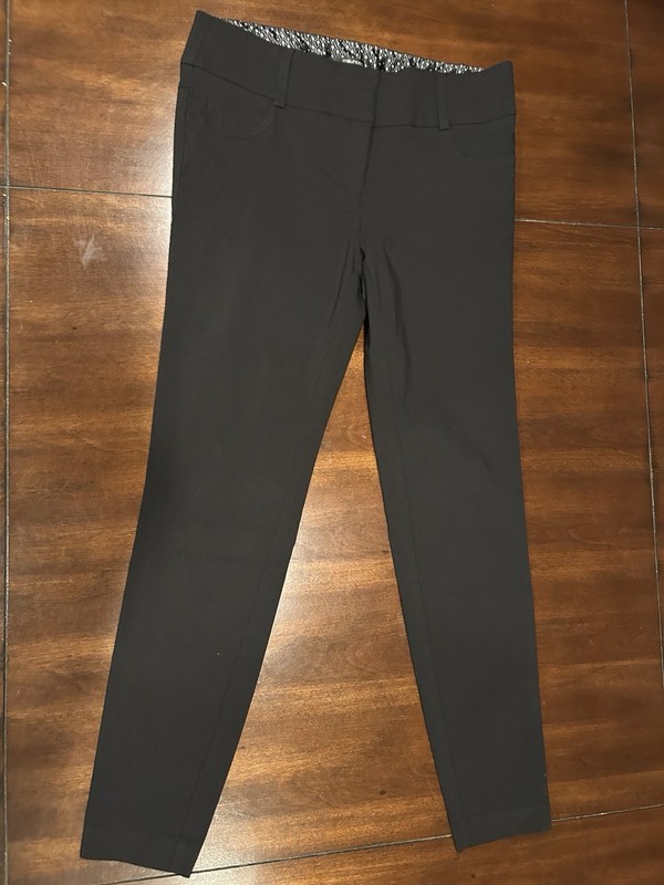 Maurice’s Classic Black Pants Woman’s 3/4 Short Zip, Hook&Eye, COMFORT