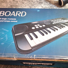 Electronic Keyboard 32 Keys, Black, Built-In Speaker - 32-Key Keyboard