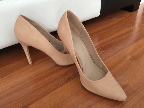 Express Beige Tan Pointed Toe Pumps Shoes. Heels. Size 8 - Picture 2 of 6