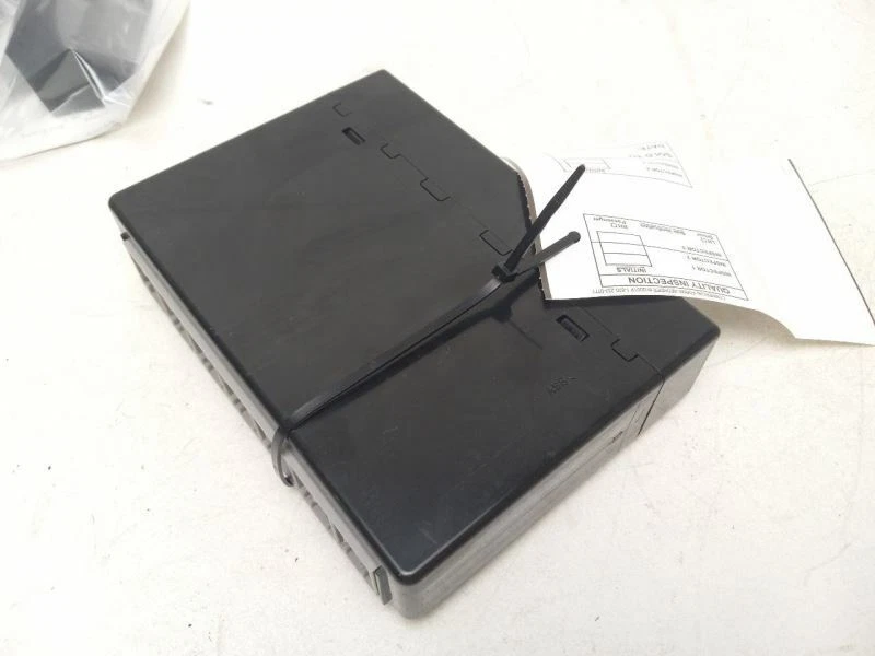 2013 - 2018 CHEVROLET EXPRESS 2500 VAN BODY CONTROL MODULE - Image 4 of 4