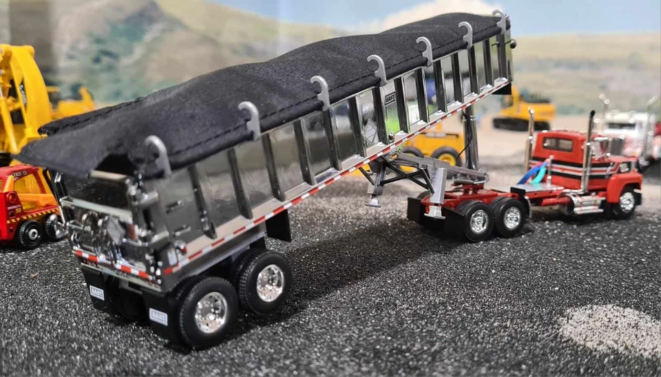1/64 DCP FORD LTL 9000 WITH TIPPER TRAILER NEW TOOLING 60-1799 - Image 3 of 4