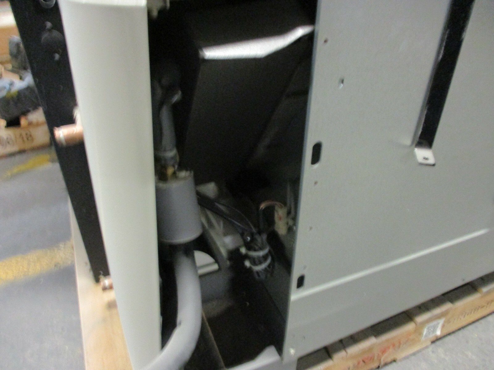 Daikin Air Conditioner Fan Coil Unit FXLQ12MVJU 230V 60Hz 79W 0.4A 450