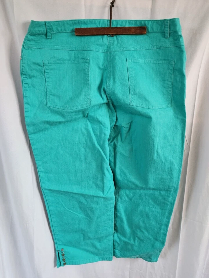 Hearts of Palm turquoise/green women's 12 capris stretch cuff silver studs - Image 3 of 4