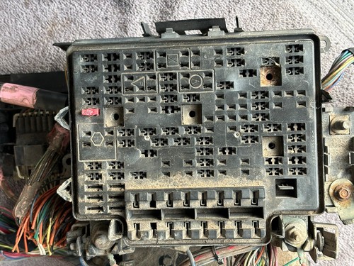1999-2002 Chevrolet Silverado Suburban Tahoe Fuse Box Junction OEM 15328806-05 - Picture 11 of 11