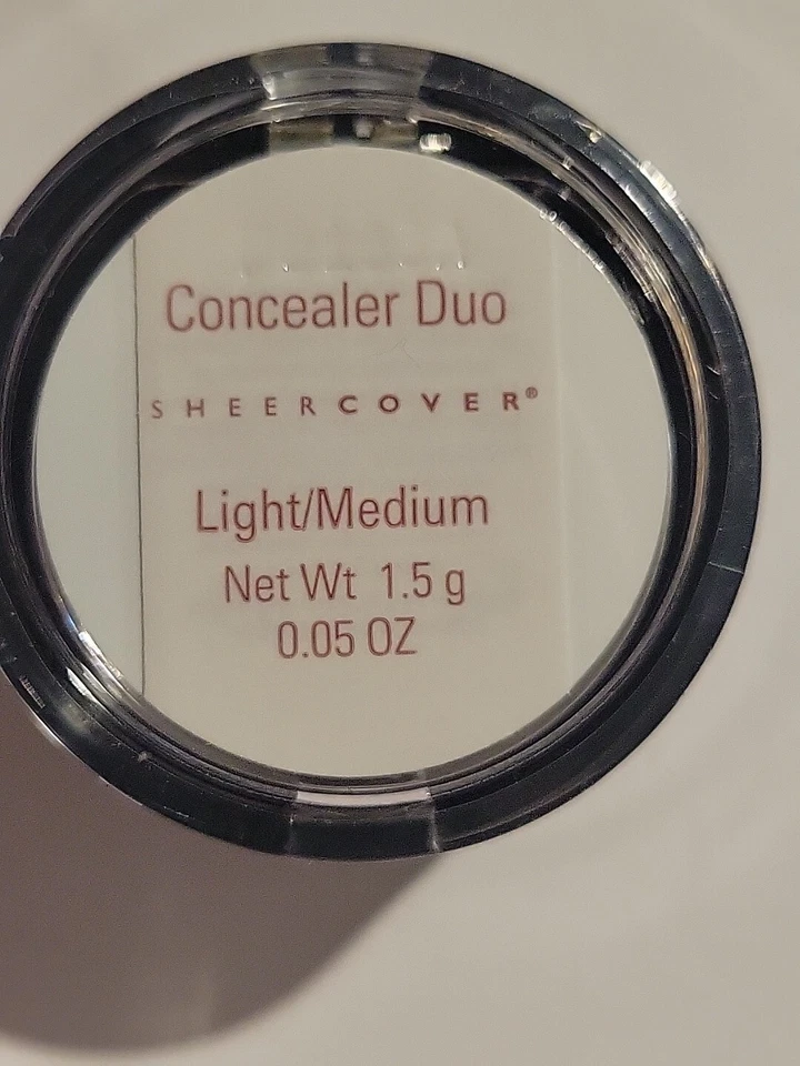 SHEER COVER LIGHT/MEDIUM CONCEALER DUO w/MIXING WELL Travel Size 1.5g - Image 4 of 4