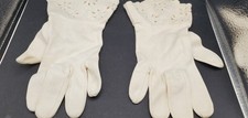 Vintage Scalloped Flower Eyelet Womans IVORY/ CREAM Short Gloves Small Petite
