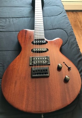 Godin Exit 22/ A6 Ultra - Solid Mahogany Rosewood Maple Neck
