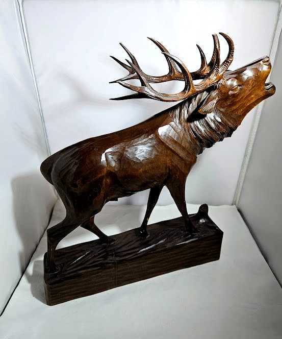 Hirsch aus Holzfigur Figur