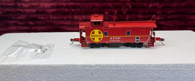 Oriental Limited HO ATSF PAINTED Original Round Roof Caboose LN