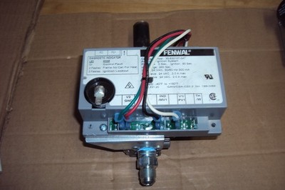HONEYWELL 35-630107-047 AUTOMATIC IGNITION SYSTEM WITH THE VALVE (VR8204M216)