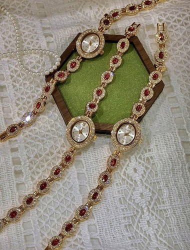 Women's Vintage Gold Red Crystal Oval Watch | Elegant Luxury Dress Jewelry Gift - Picture 3 of 4