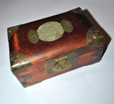 Boite à bijou vintage coffret écrin en bois laiton et albâtre sculpté
