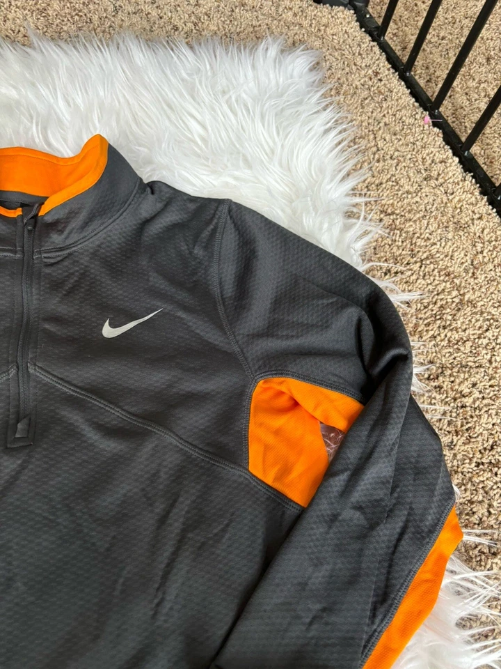 Nike Dri Fit niños talla. Chaqueta ligera L gris y naranja 1/4 cremallera dri fit. Gran artículo Foto 2 de 4