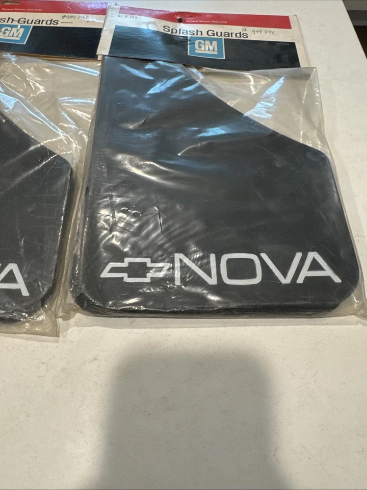 Nuevo de Lote Antiguo GM 999381 Chevrolet Nova Guardabarros Delantero Trasero Negro Fabricante de Equipo Original Foto 3 de 4