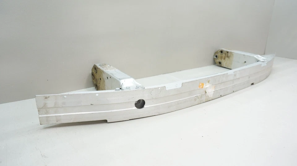 Barra de impacto de refuerzo para parachoques delantero BMW 528I 535I 2011-2015 OEM 101190-26GE Foto 2 de 4