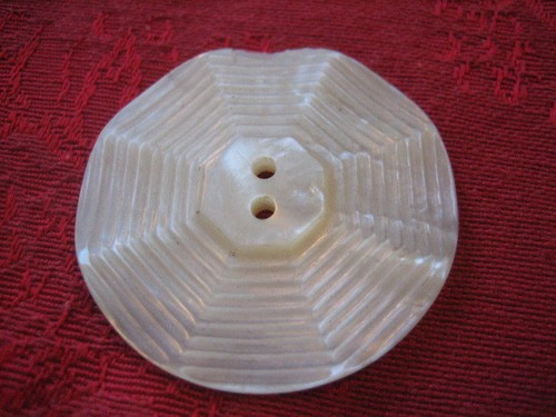 Vintage 1-1/2" Carved Bullseye MOP Mother Of Pearl Shell Button - O8 - Picture 3 of 6