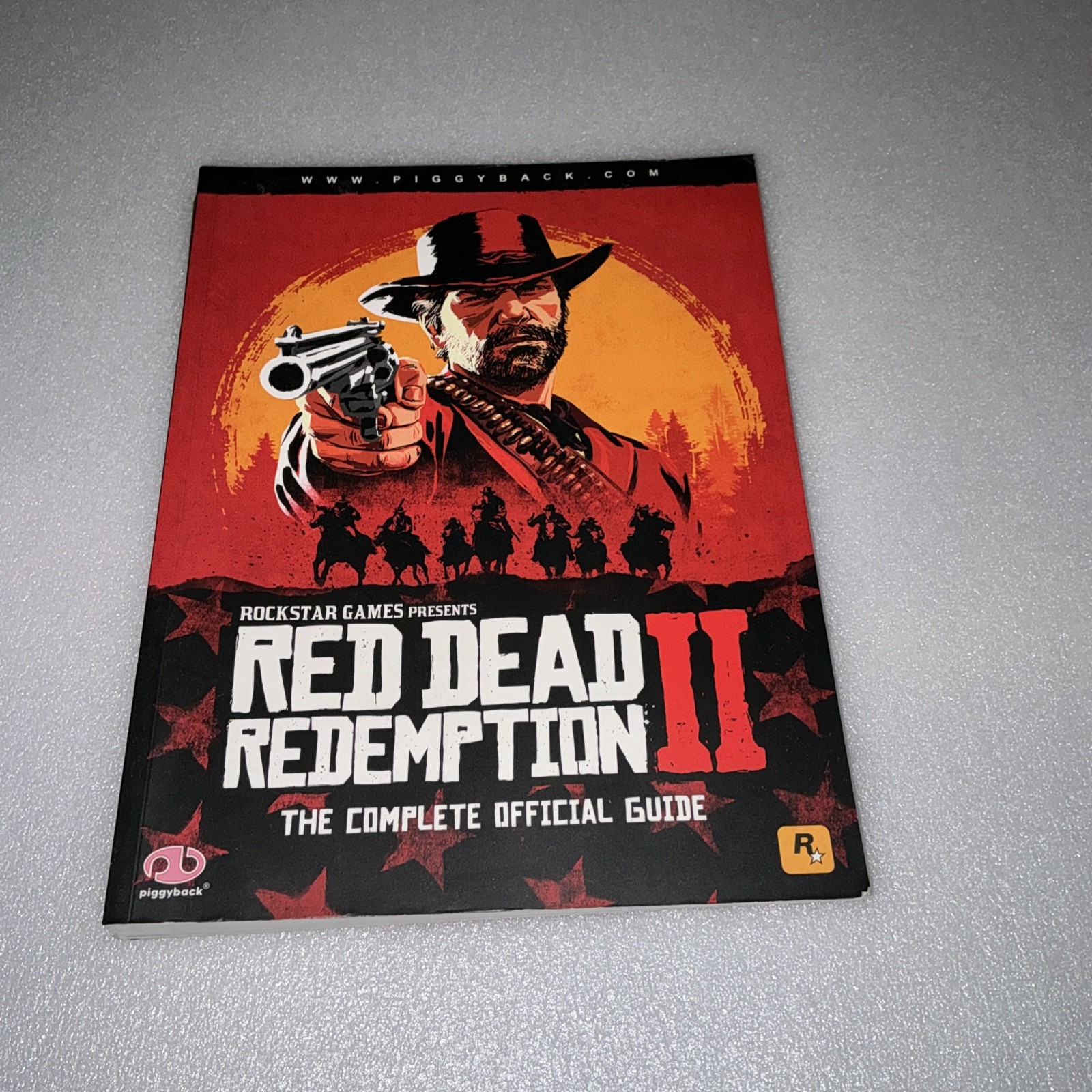 Red Dead Redemption 2 Official Guide Piggyback Standard Edition Paperback RDR2